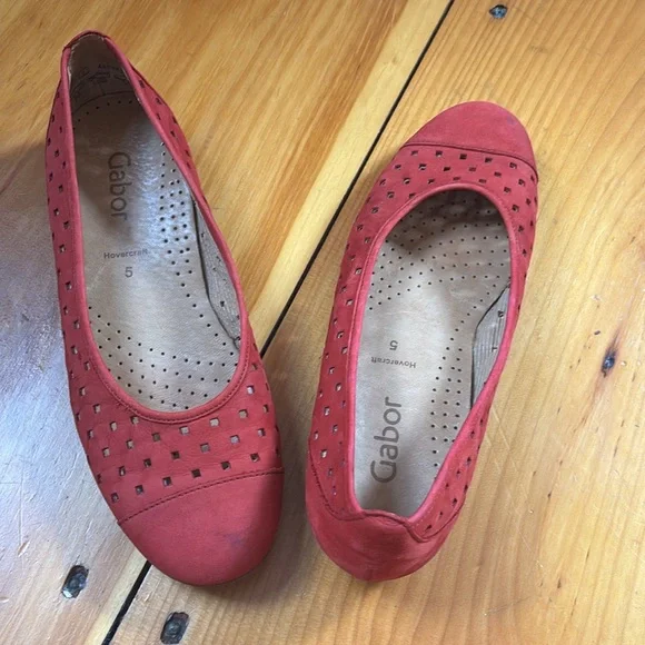 GABOR 5 Red Suede Ballet Mini-Wedge with Brogue Square Detailing Ruffle - Picture 9 of 9